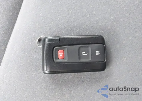 2005 Toyota Prius from USA, damaged, VIN JTDKB20U753083482